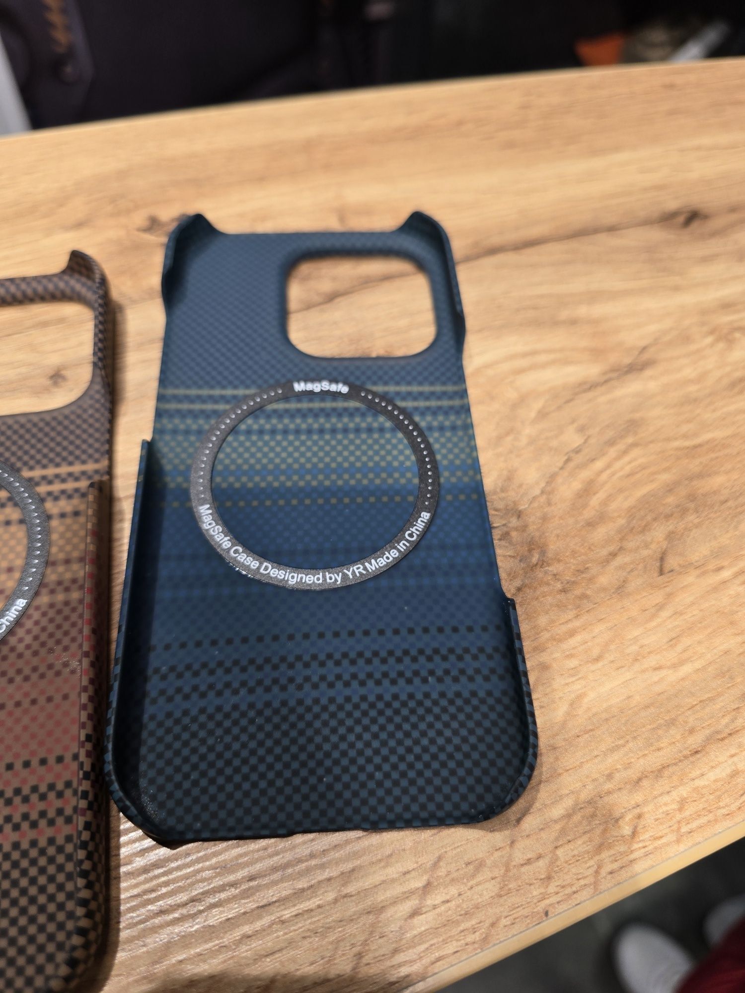 Чохоли на iPhone 15-16 pro/max як Pitaka
