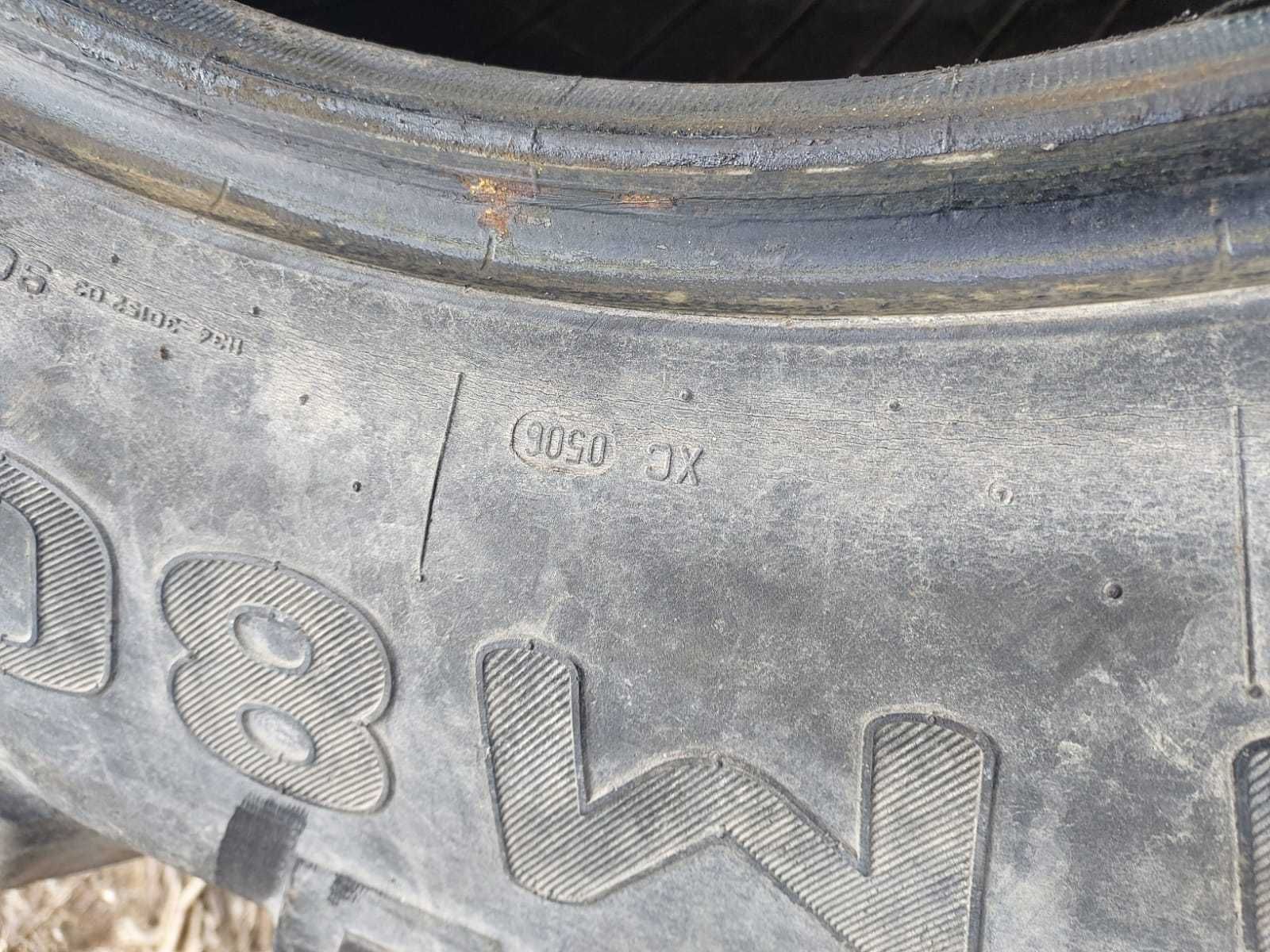 Opona  Pirelli  Trelleborg 540/65/28 nie 540/65R28 30% bez uszkodzeń