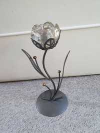 Artystyczny metalowy świecznik "kwiat"