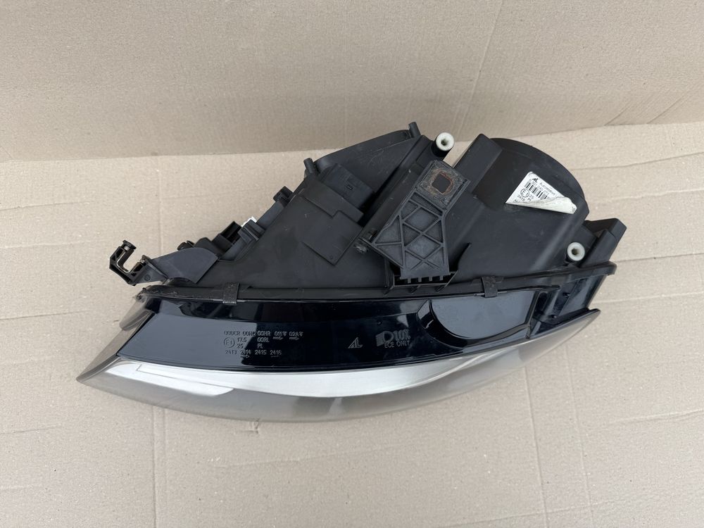 Lampa lewa przód Audi A4B8 bi-xenon nie skretny EU Reflektor lewy