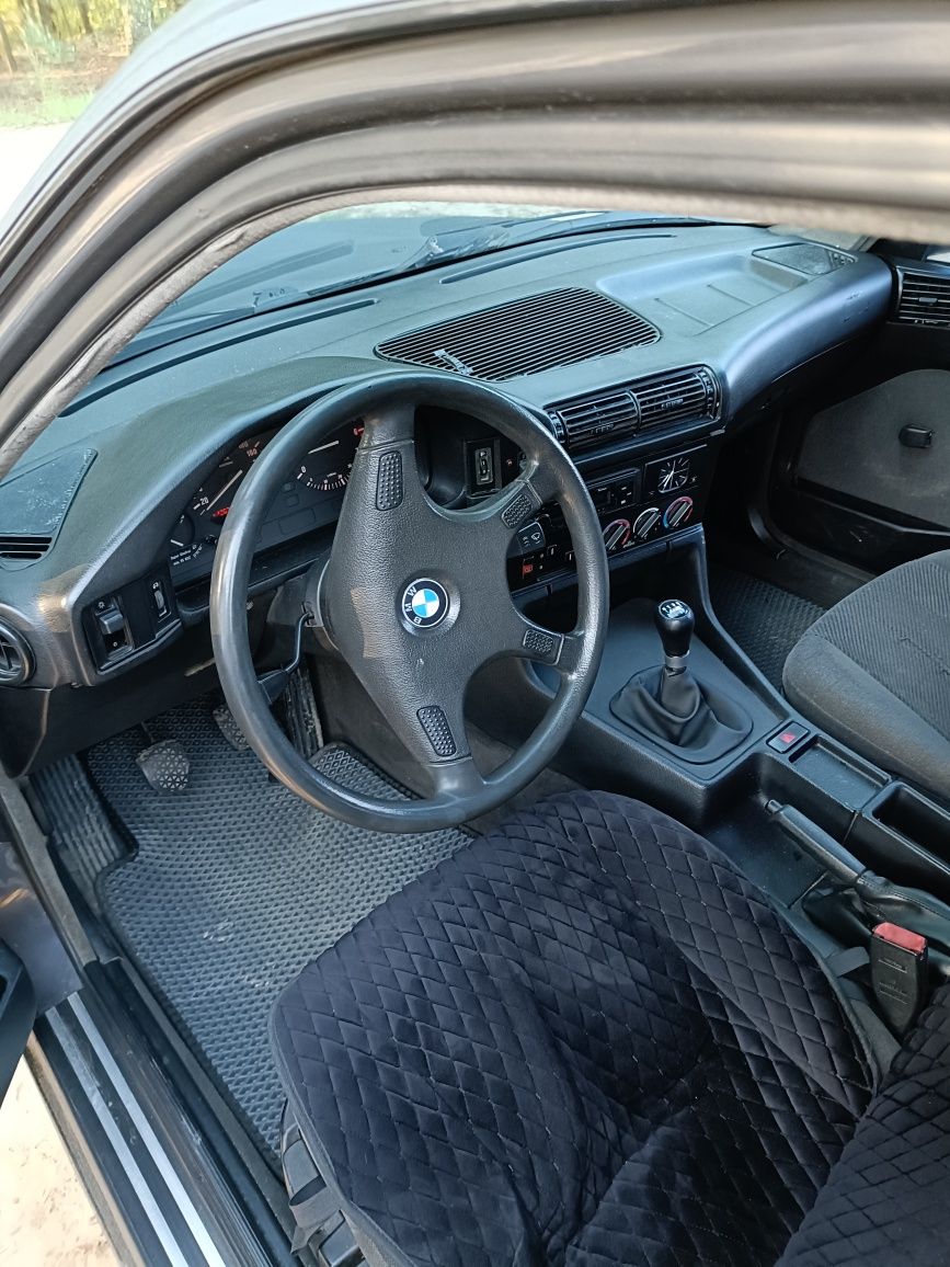 Продам авто BMW 5