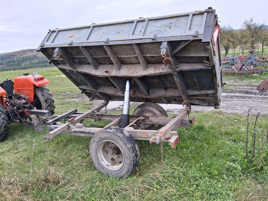 Przyczepa jednoosiowa wywrotka