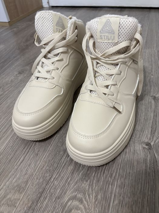 Зимові кросівки (хайтопи)