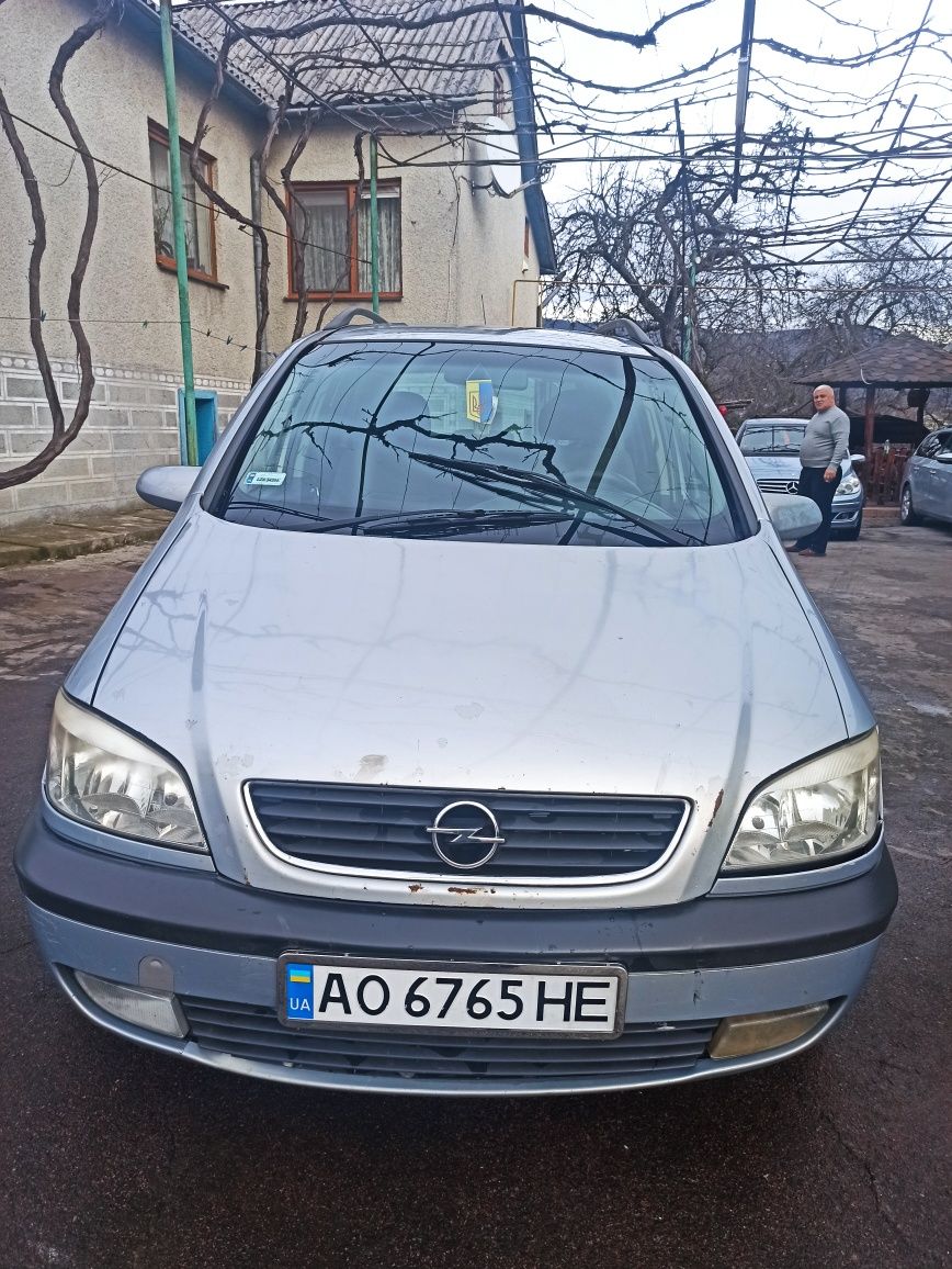 Продам автомобіль Opel Zafira 2002