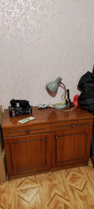 Книжные полки СССР и тумба