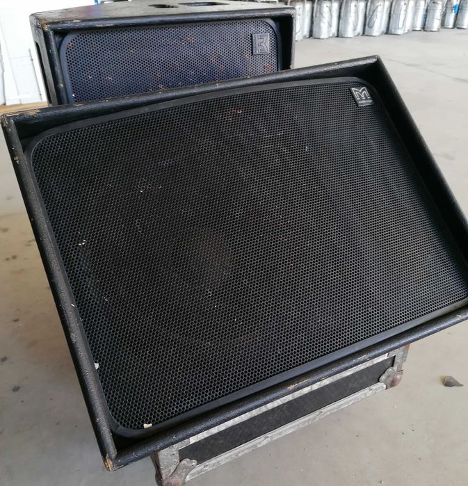 Monitores Martin Audio  LE400