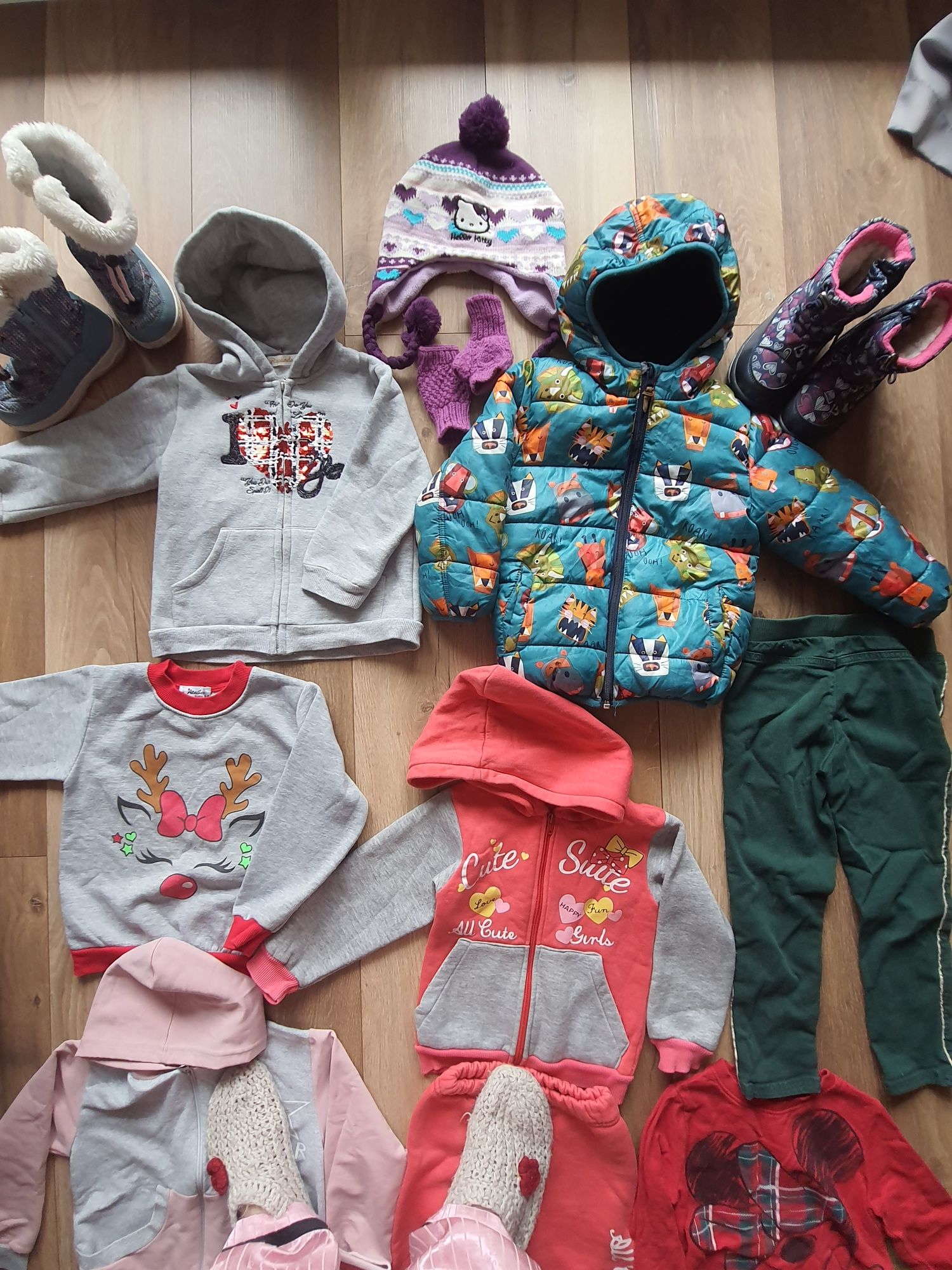 Много одежды для девочки 2-3годика