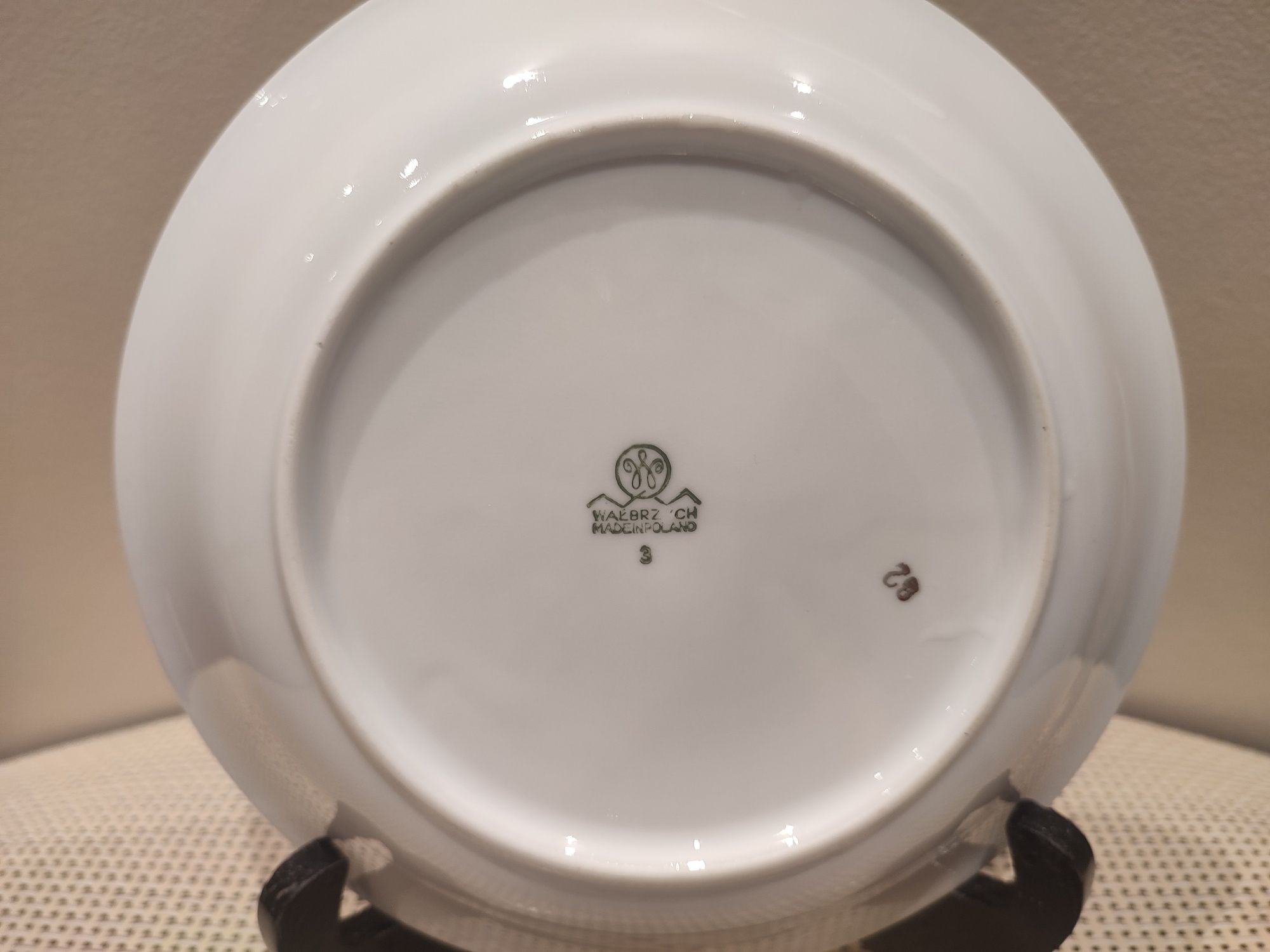 Śliczny zestaw czterech talerzy porcelana Wałbrzych
