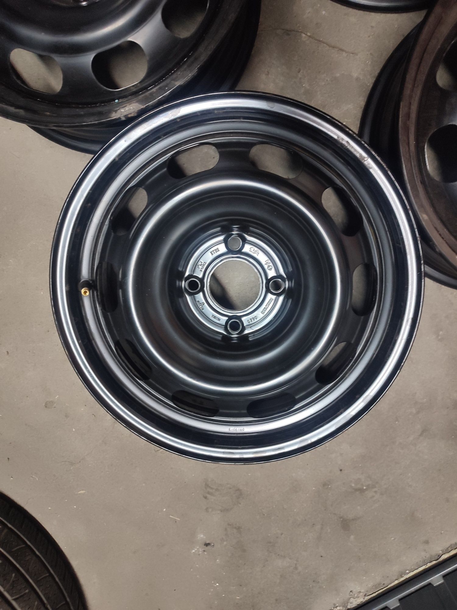 Komplet felg stalowych 16" 4x108 et32 6.5J osadzenie 65