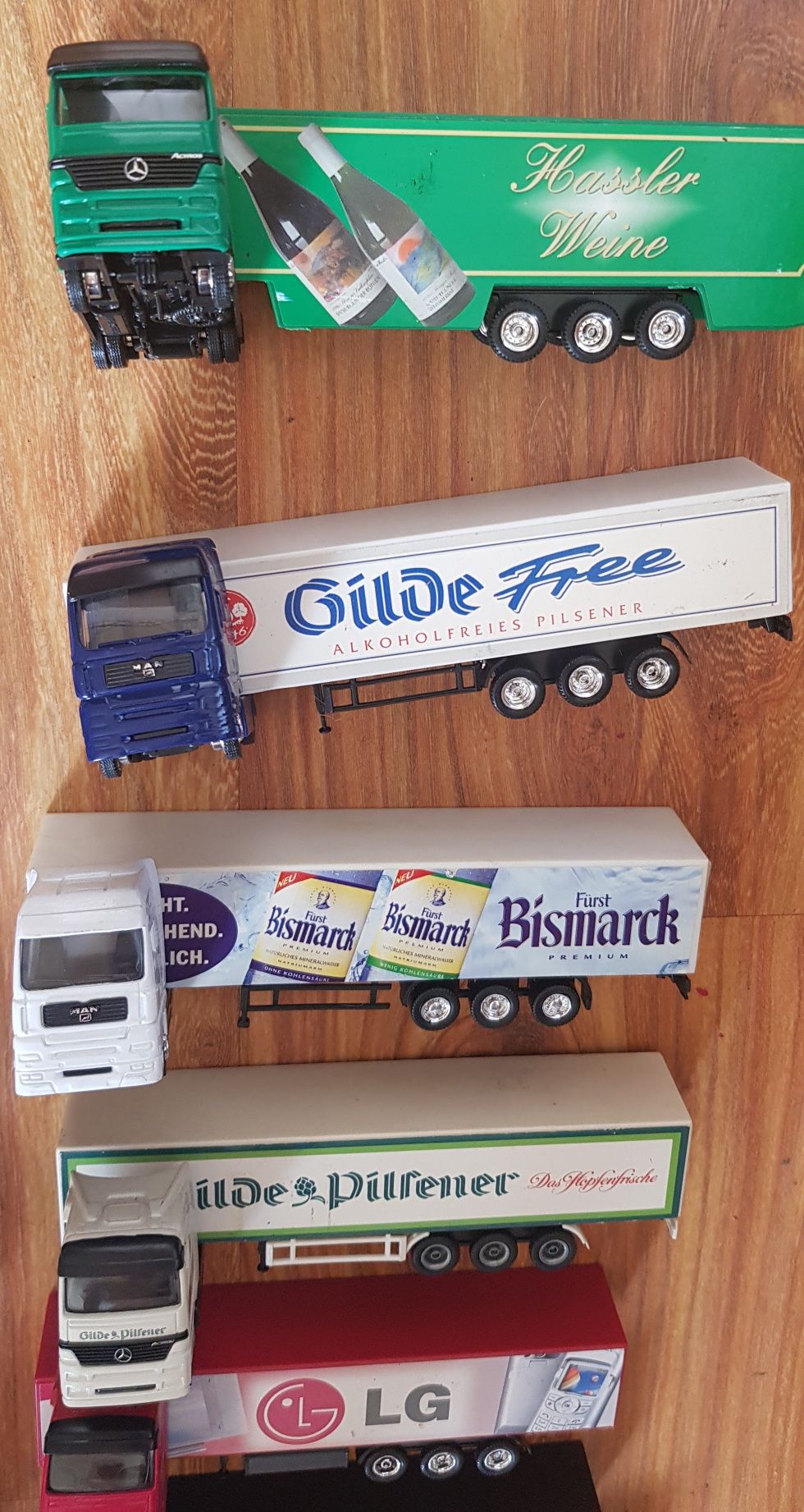 Kolekcja modeli pojazdów z reklamą