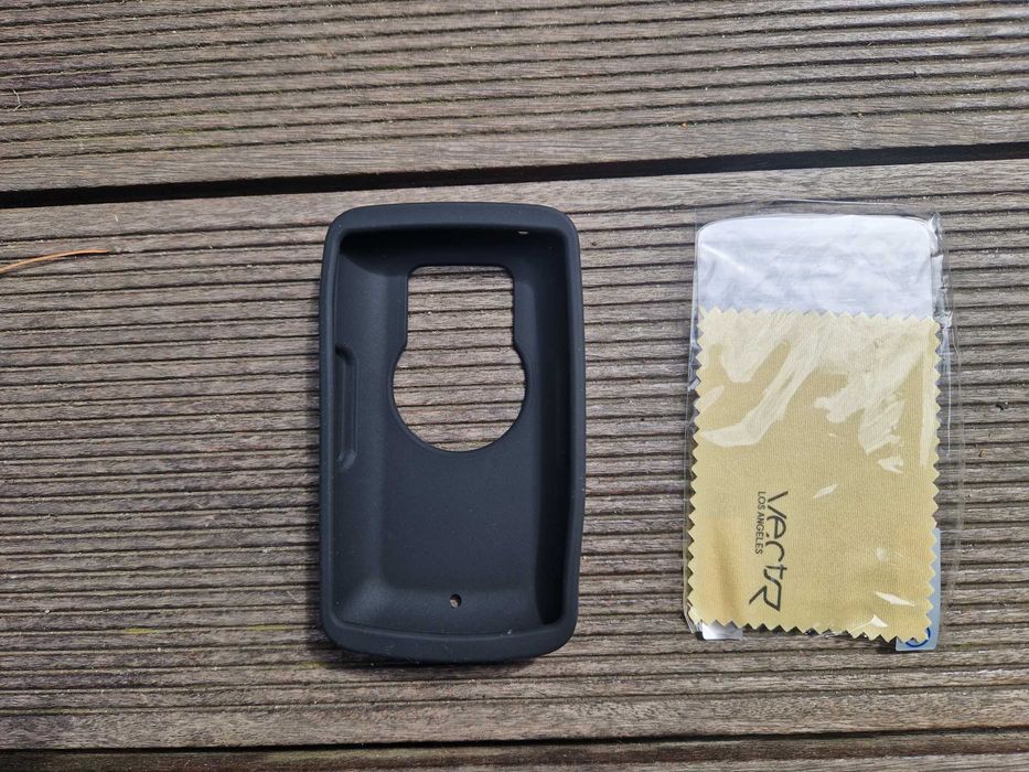 Bryton Rider S800 - osłona silikonowa czarna + folia na ekran