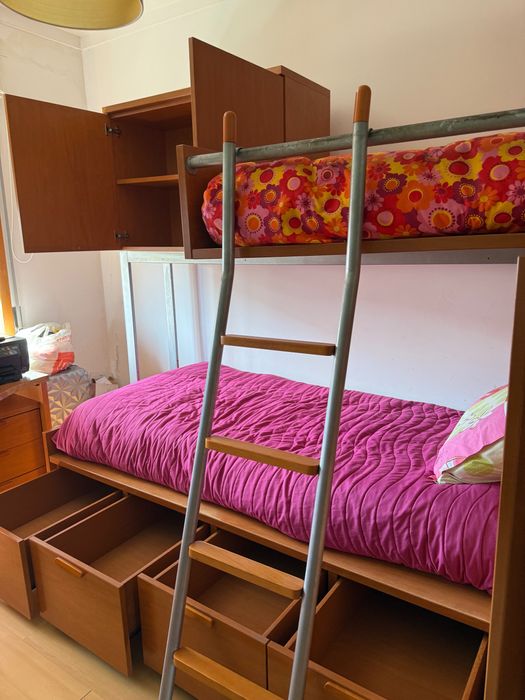 Conjunto Completo: Beliche com 2 colchões, Secretária e 2 Móveis