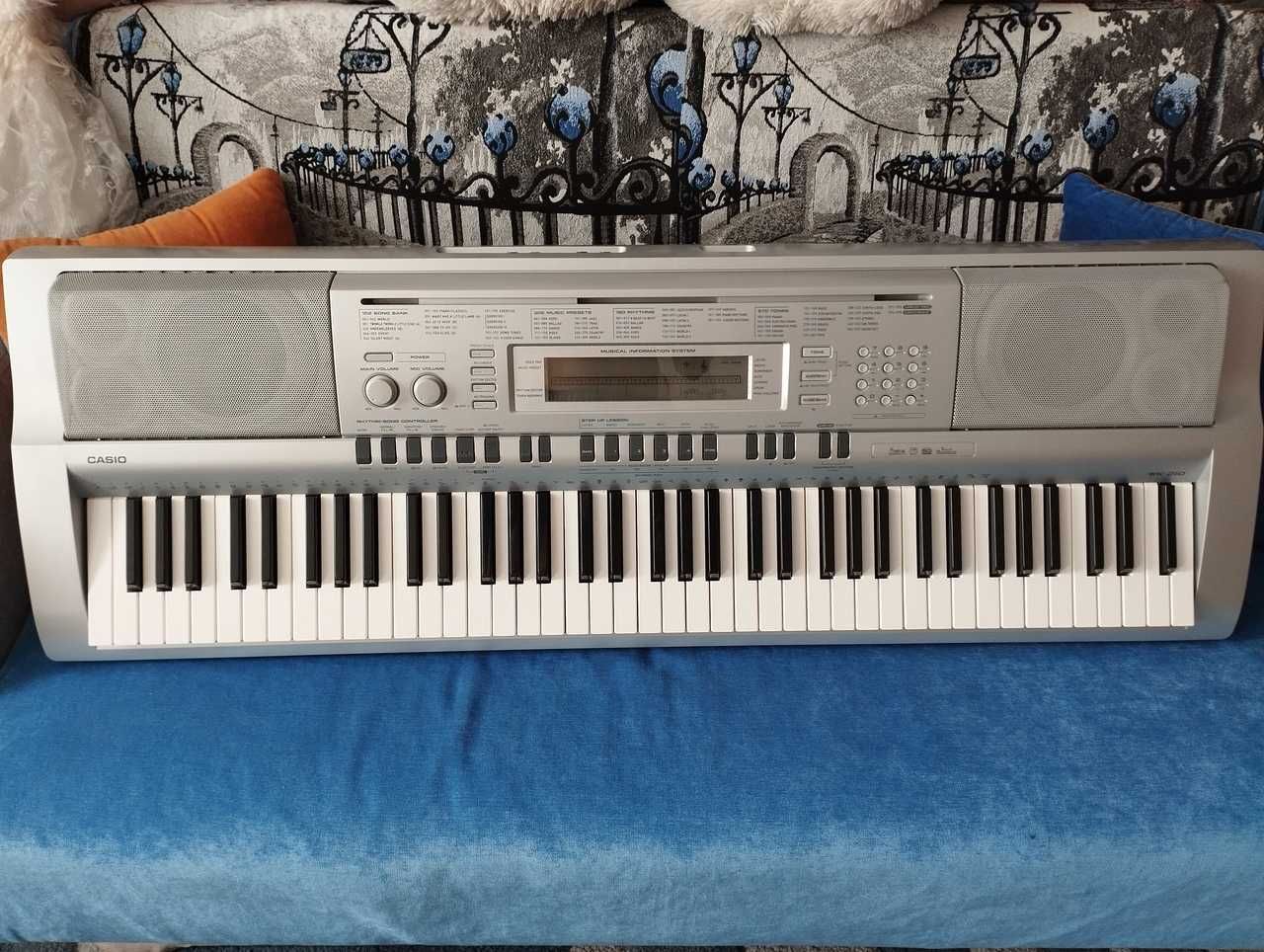 Синтезатор CASIO WK-210