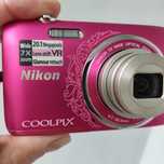 Цифровий фотоапарат Nikon Coolpix s3500 в ідеальному стані, рожевий