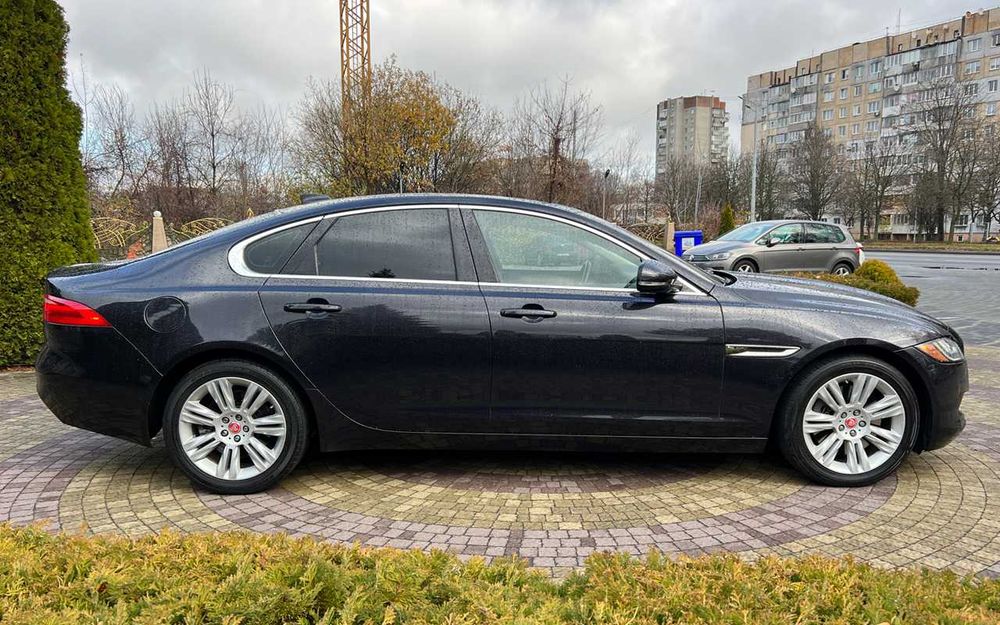 Jaguar XF 2015 рік