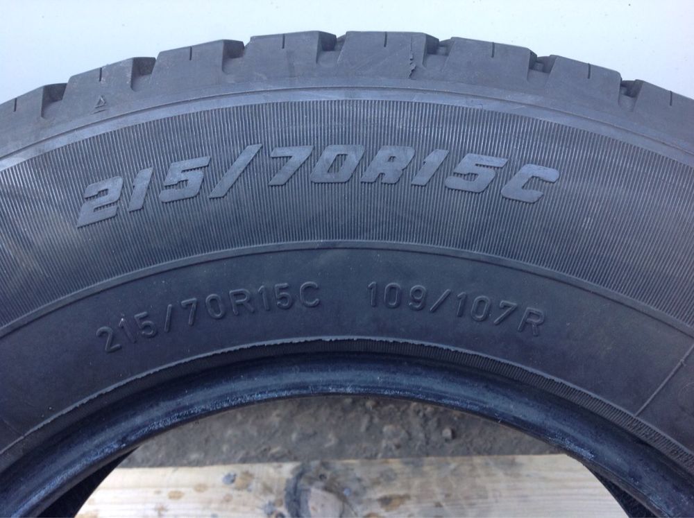 215 / 70 /R 15 C Goodyear Cargo G26