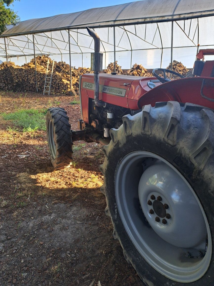 Trator massey ferguson 240 4x4