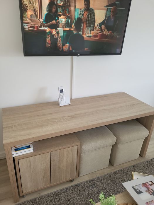 Aparador de tv com módulo amovível. Linhas direitas.