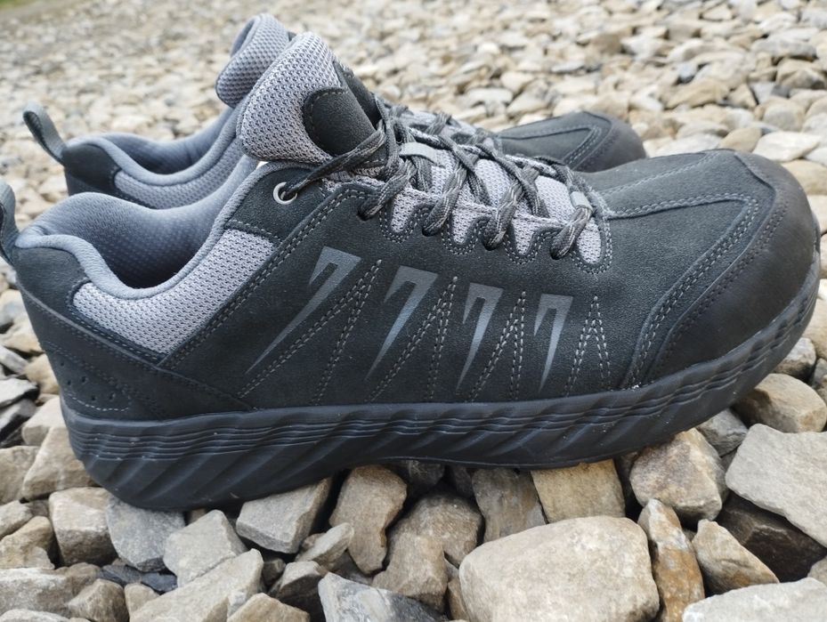 Робочі кросівки з захистом 850грн.