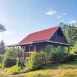 domek letniskowy nad jeziorem, Mazury, raj dla wędkarzy, z psem