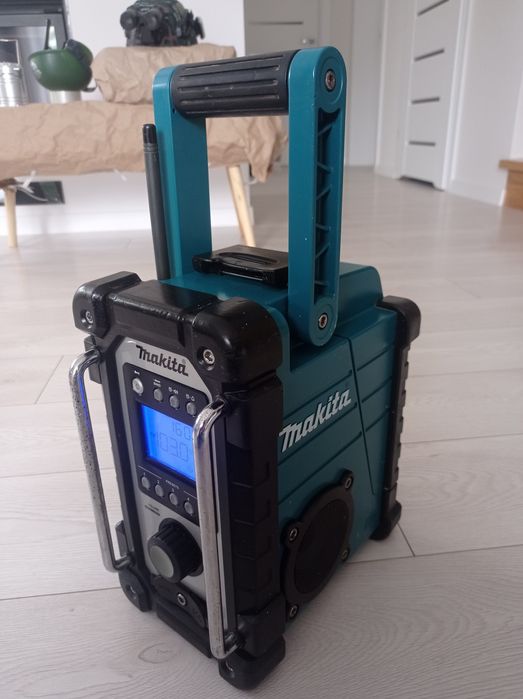 Radio Makita BMR 102 + bateria 18V 1.5ah.