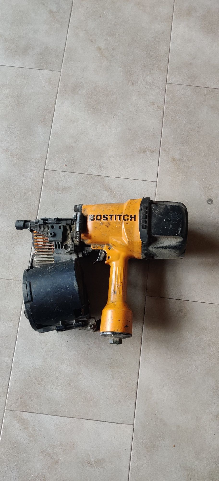 Gwoździarka Bostitch N400C 1
