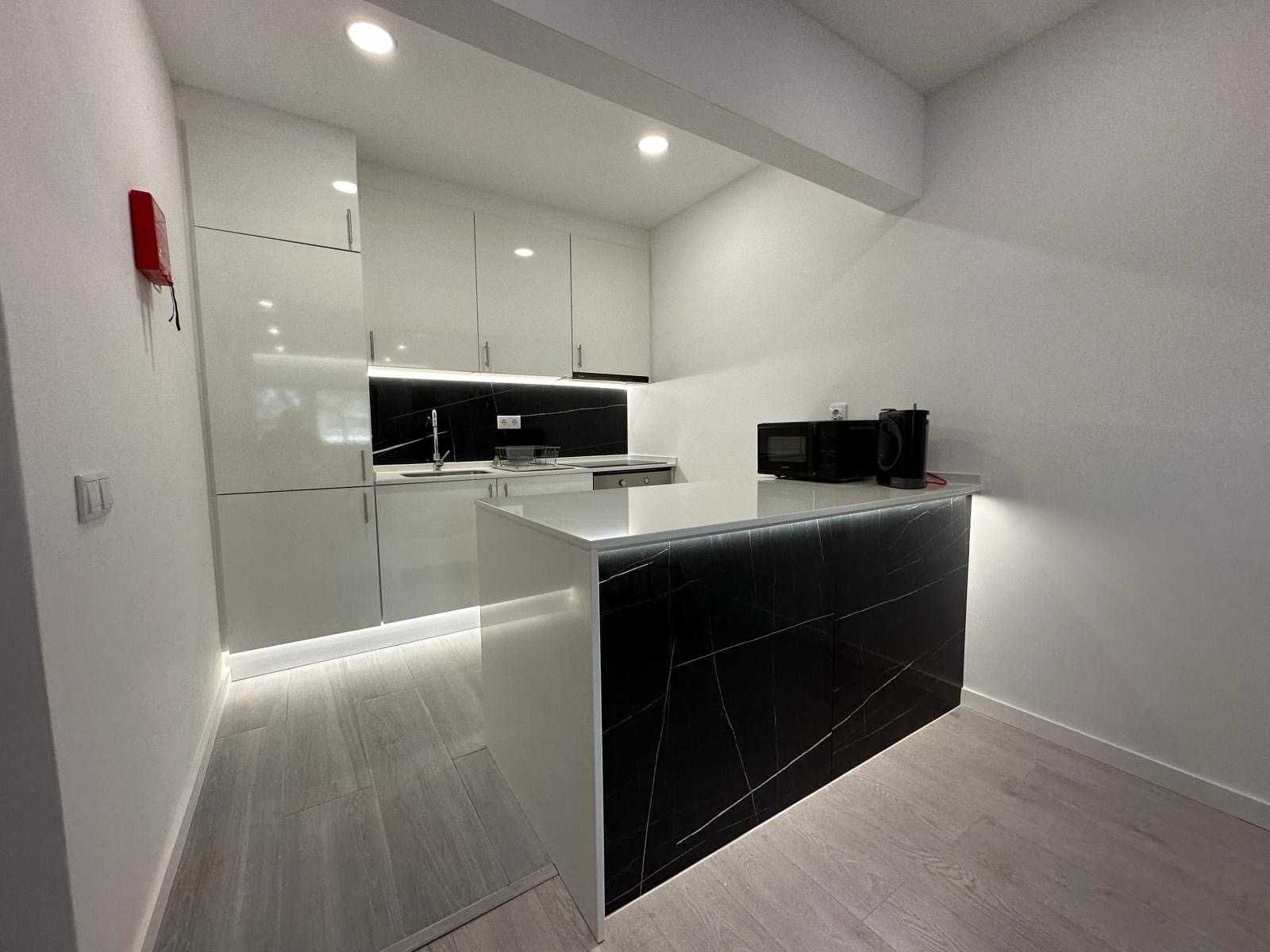 Apartamento T1 Remodelado e Mobilado — a 5 min da Praia!