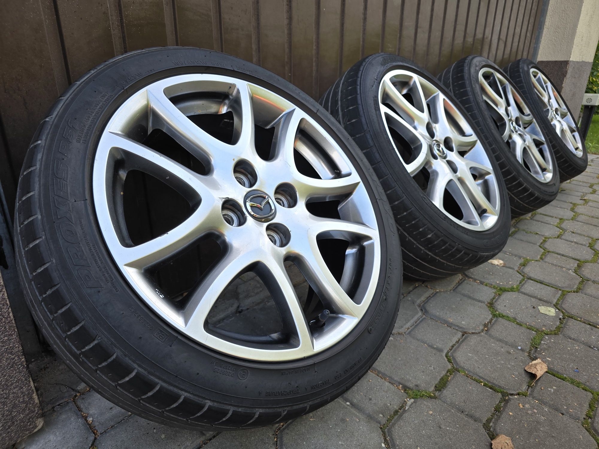 Felgi z oponami 195/45R16 Mazda 2 4x100 MX-5 Toyota Yaris Suzuki Swift