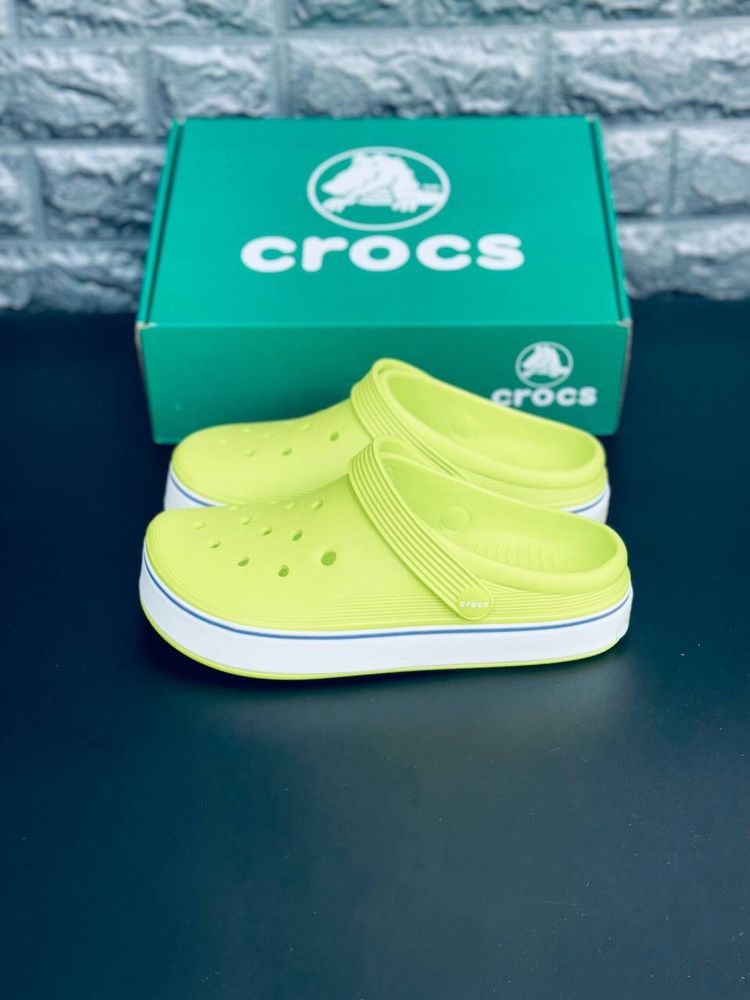 Женские яркие кроксы мягкие ужобные шлепанцы crocs салатовые