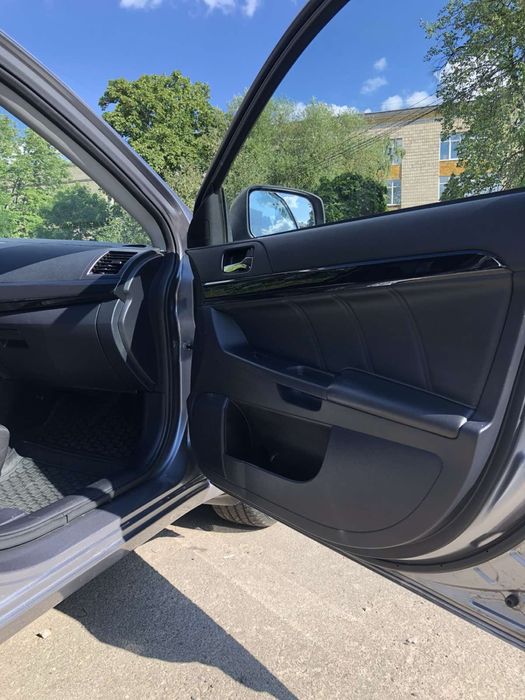 Продам  своє авто  Lancer X (выпуску.  11.2015) в надійні руки)