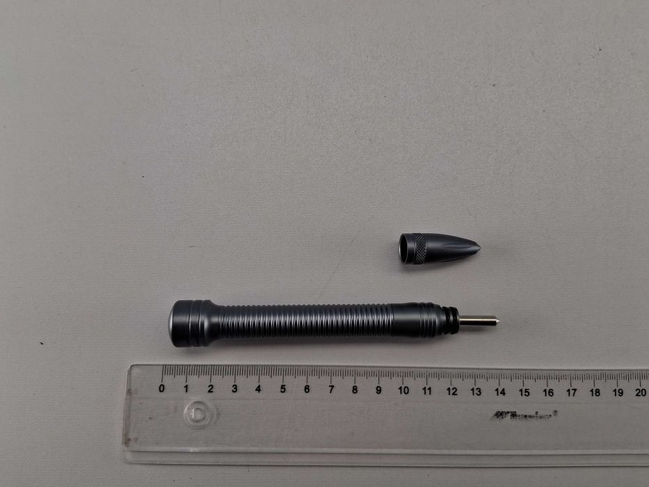 E023 Taktyczny Długopis Zbijak Do Szyb Latarka