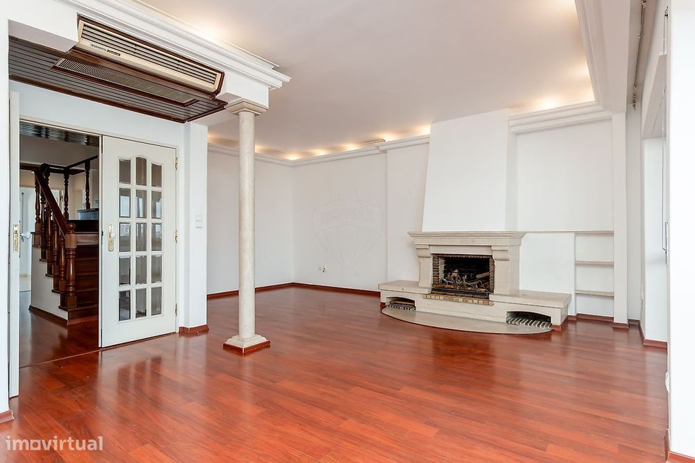 Apartamento T5 para arrendamento