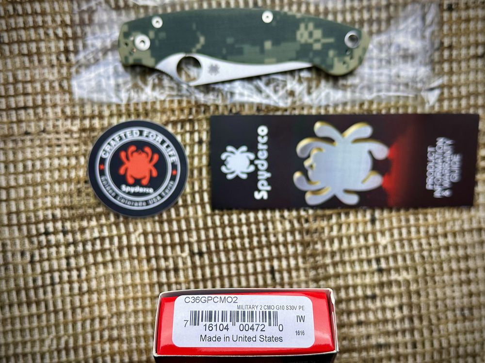 Нож Spyderco Military 2 Camo Compression Lock S30V
