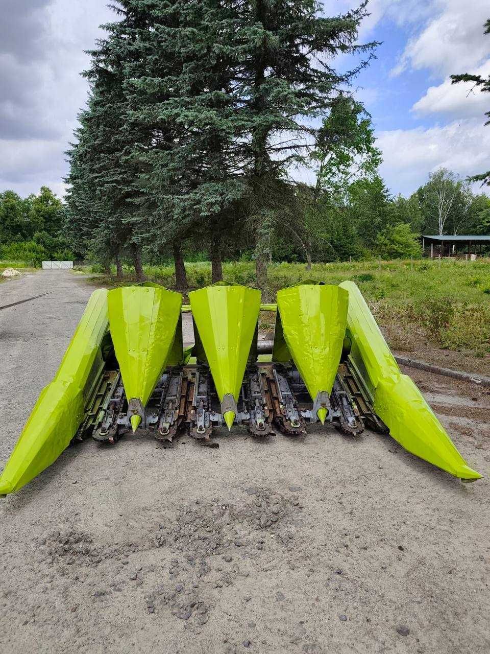 Жатка Claas 4 рядна для кукурузи з подрібнювачем