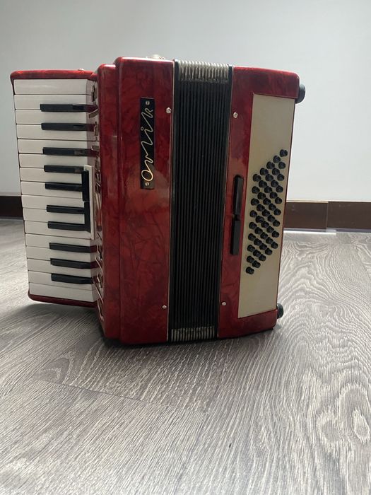 Akordeon marki Orlik
