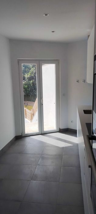 Apartamento Arrenda-se 3 quartos, sala, cozinha, 2wc na Ajuda, Lisboa
