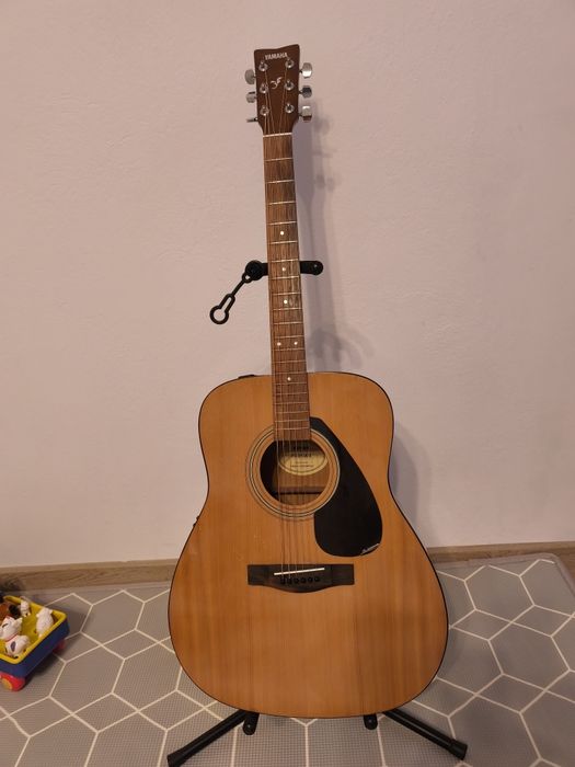 Gitara elektroakustyczna Yamaha FX310A II – świetne brzmienie