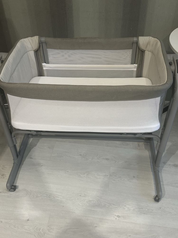 Продам кроватку Chicco Next2Me Magic Evo
