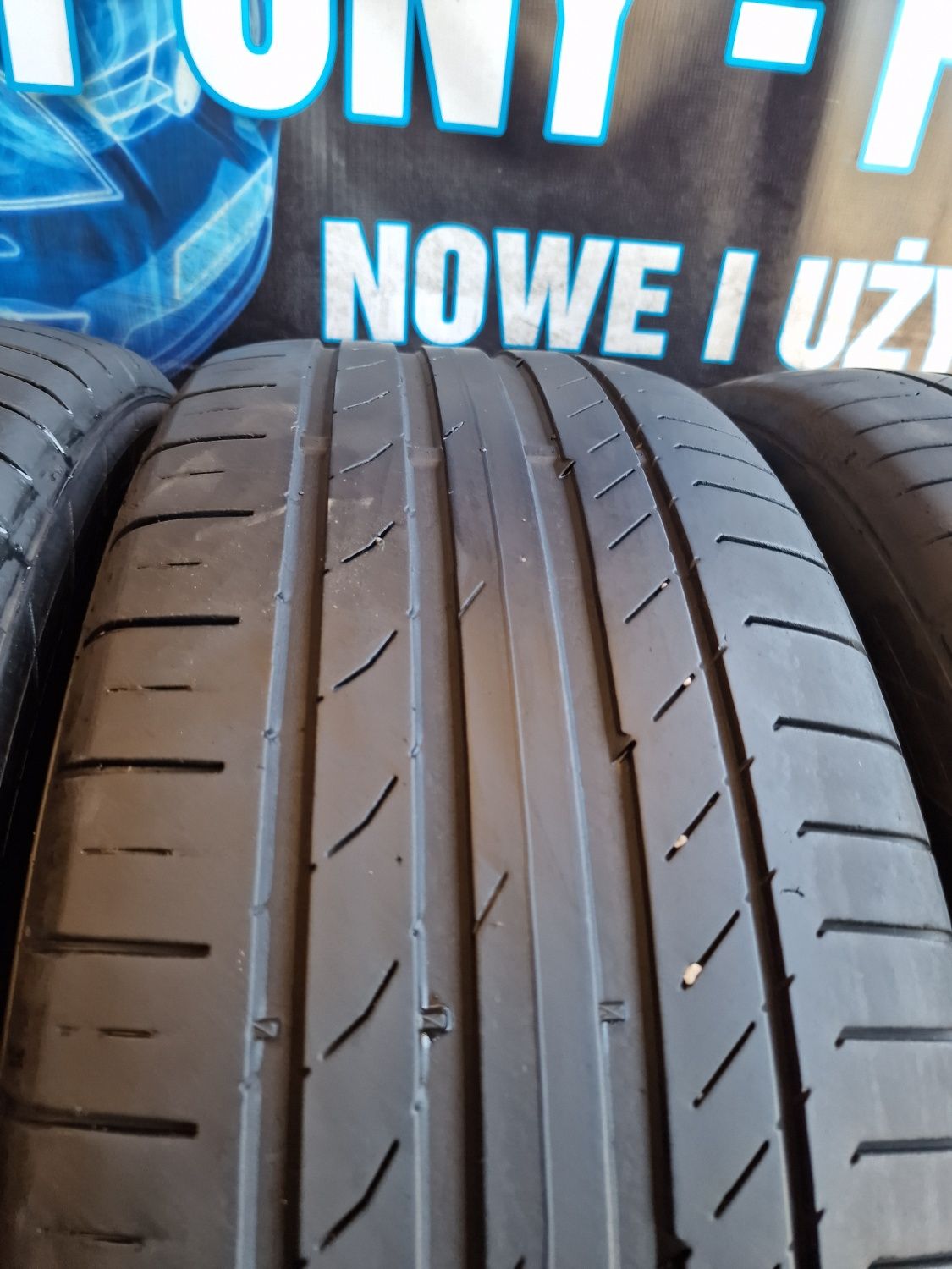 Opony letnie 235/55/18 Continental Komplet
