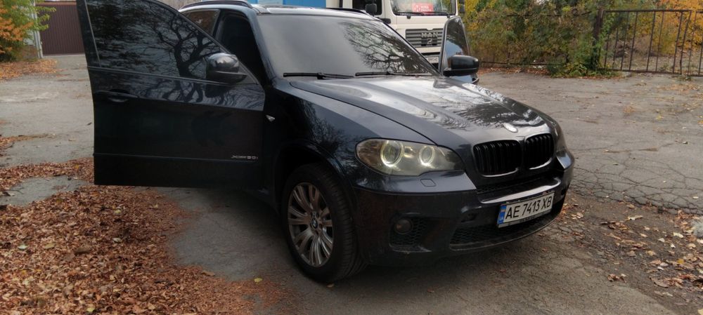 Продам BMW X5 4.4