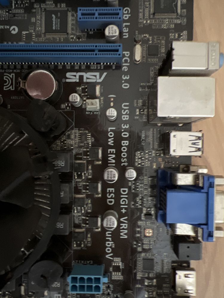 Материнская плата ASUS PBH 77-M+i3+16gb озу