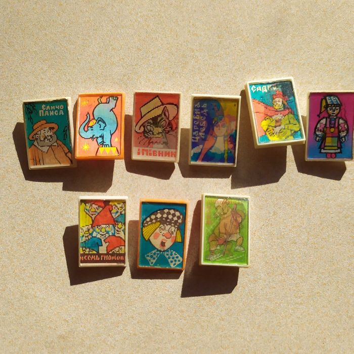 Значки. детские. Переливные. Мультики. Корабли. Города. Футбол.