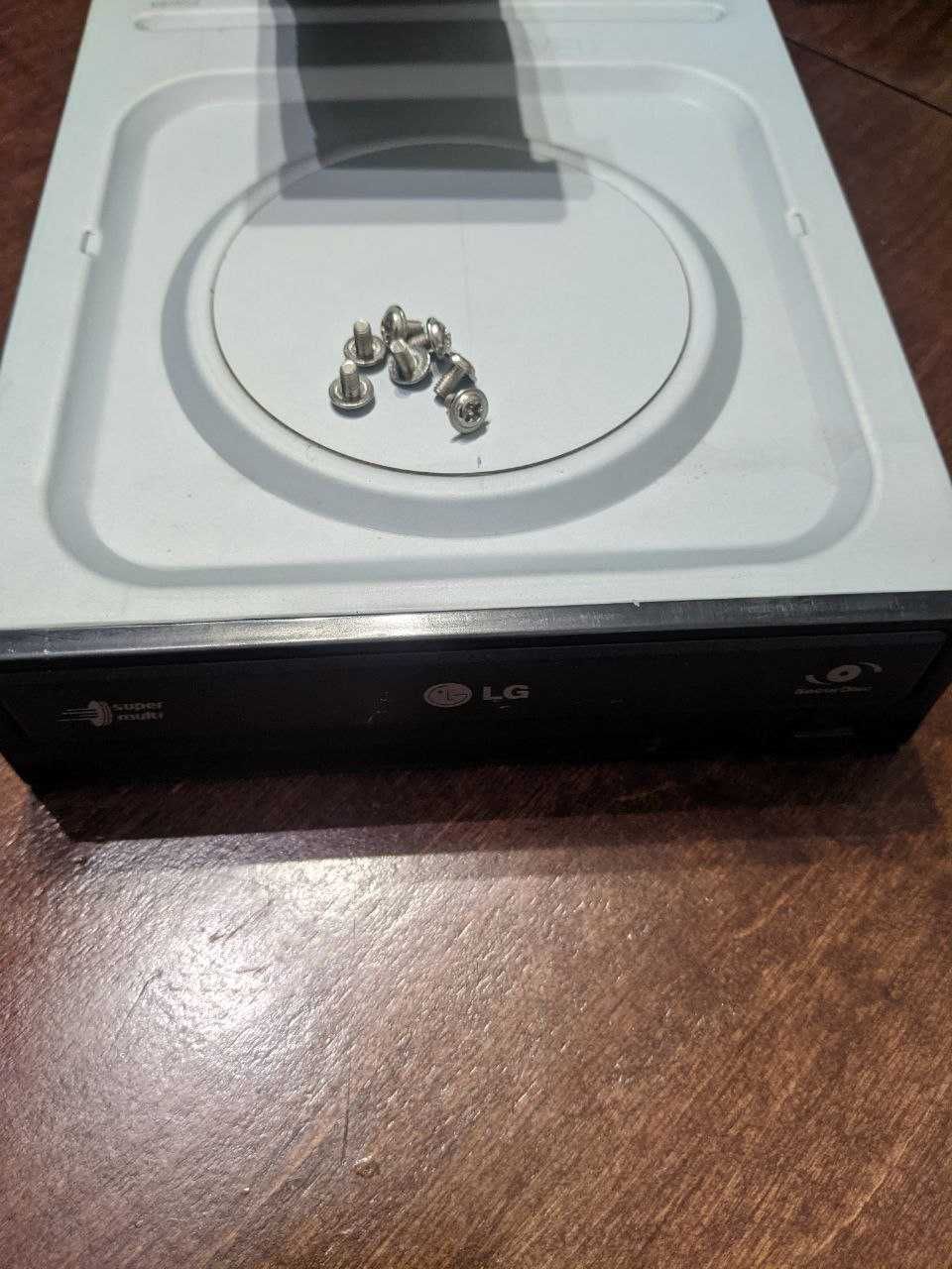 Оптичний привід DVD-RW IDE LG GH22NP20 + шина