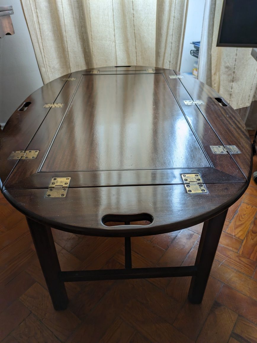 Mesa de centro, de mogno, estilo inglês Jorge III
