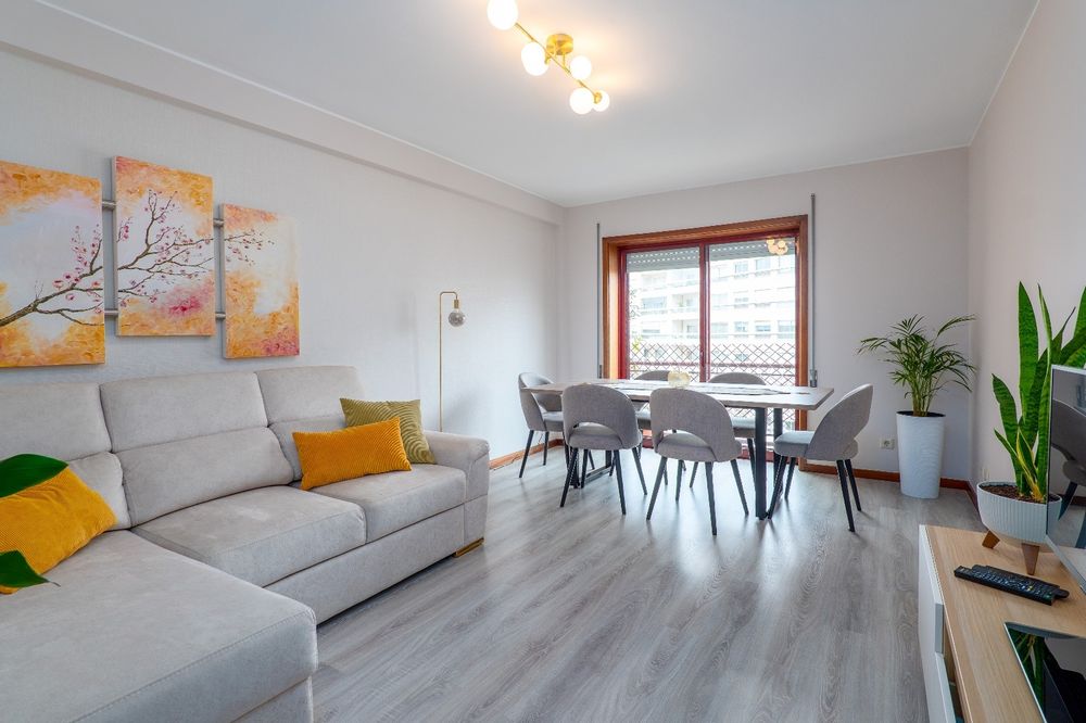 Sofá bege chaise long como novo