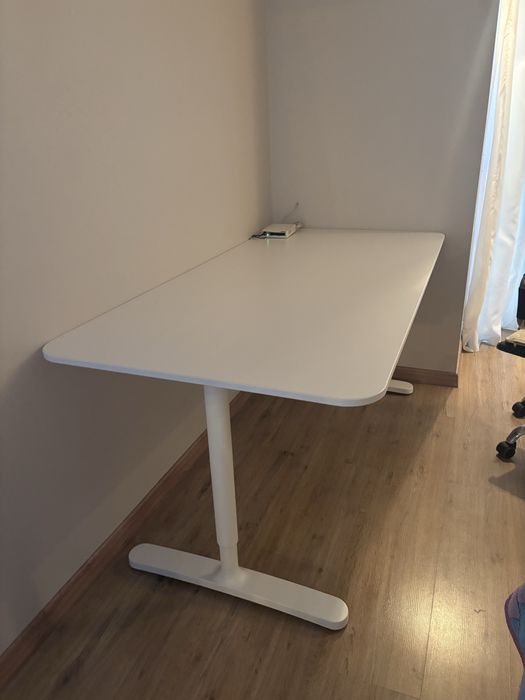 Великий комʼбтерний стіл Ikea