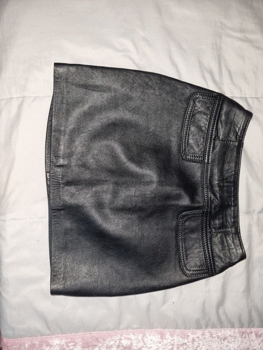 Saia tamanho 36 veste super bem