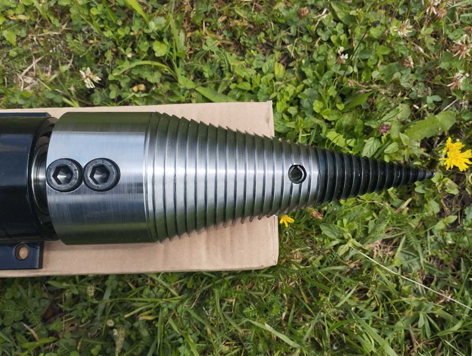 Łuparka świdrowa WOM / świder do drewna do ciągnika / stożek 90mm