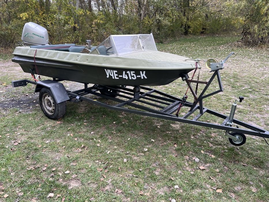 Продам човен Немон з мотором Honda 25