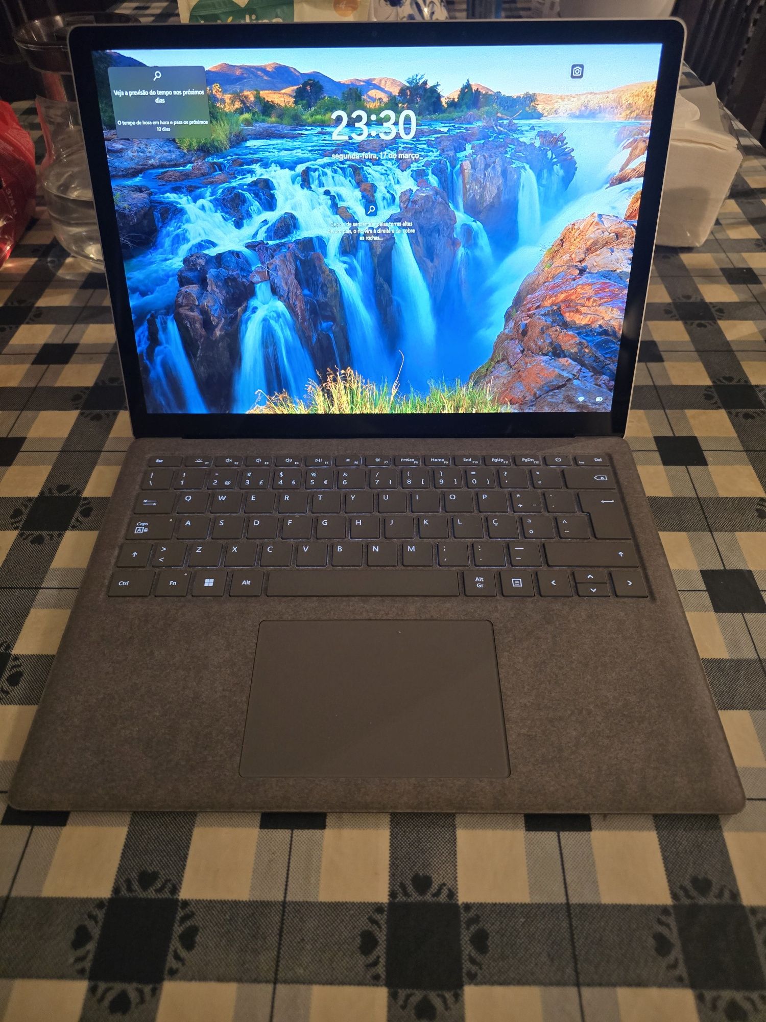 Microsoft Surface 5 - 13.5 ecrã - i5-1235u - 8gb - 256gb